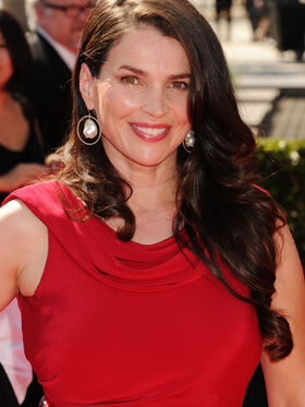 Julia Ormond